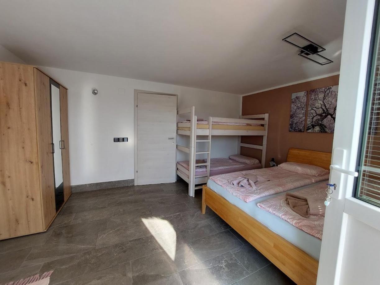Apartma Zirovnik Cerklje na Gorenjskem Luaran gambar